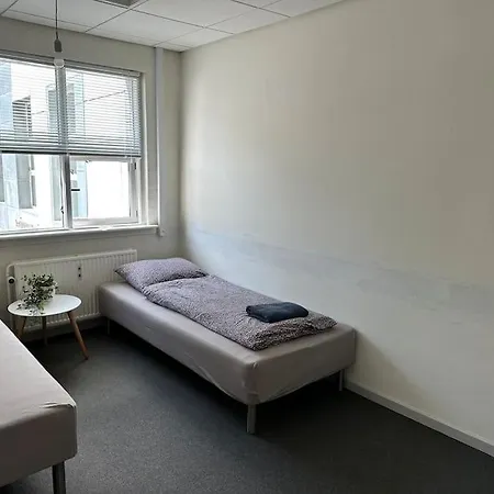 6-bedroom, Private Parking. *
