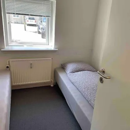 Apartment 6-bedroom, Private Parking. *