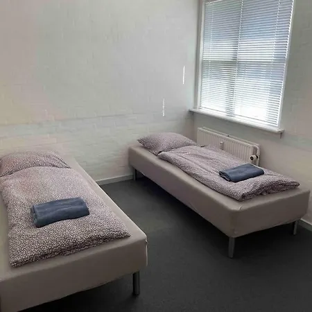 Apartment 6-bedroom, Private Parking. Aalborg