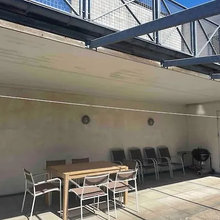 Apartman 6-bedroom, Private Parking. Aalbor