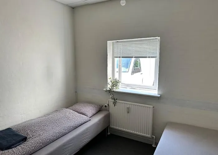 6-bedroom, Private Parking. Апартаменты *
